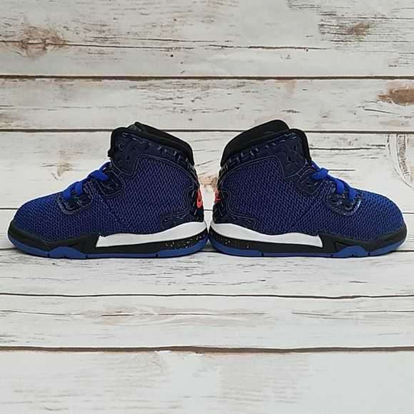 🛑SOLD🛑Jordan Sneakers Size 5C - Picture 4 of 6